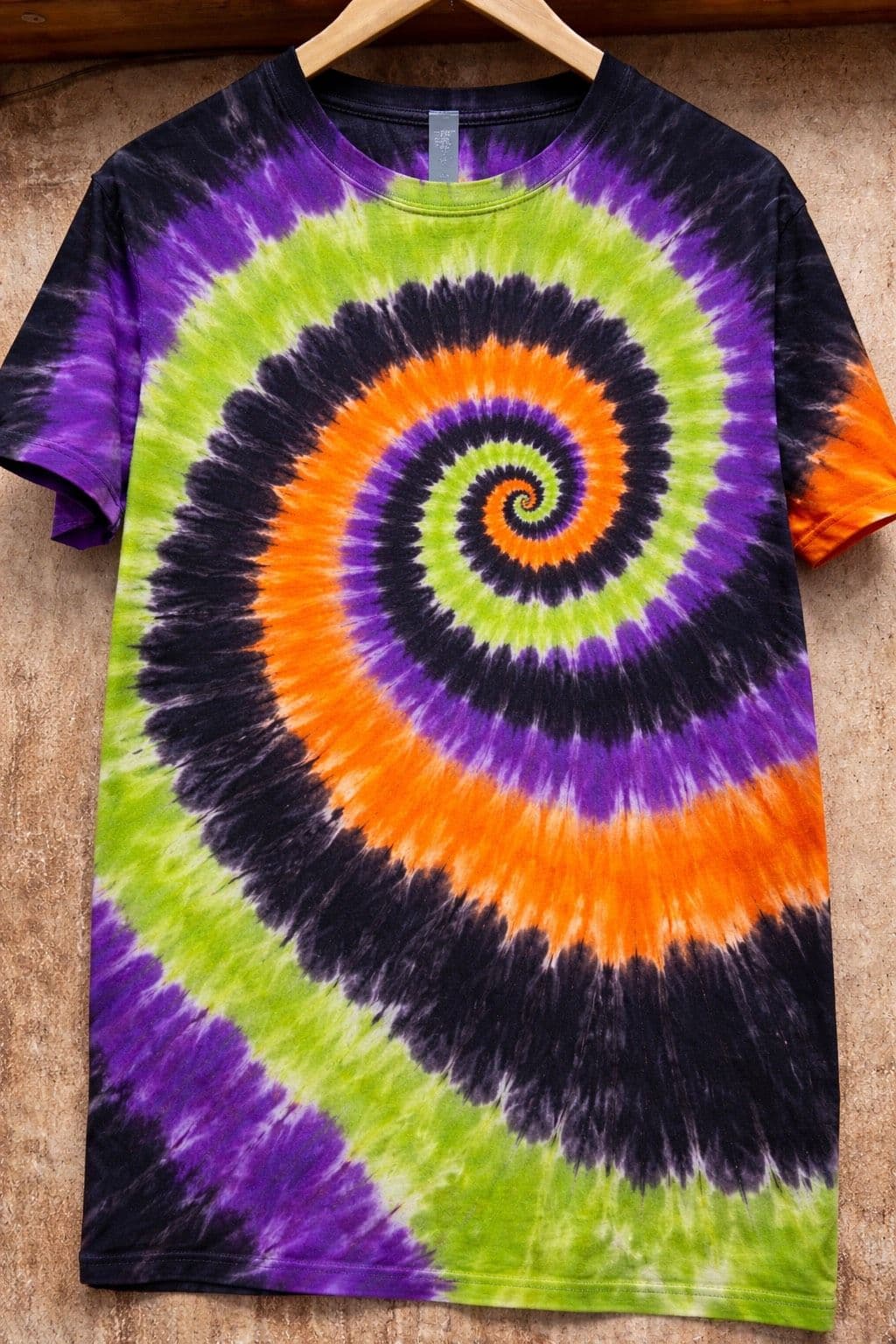 Make Your Own Tie Dye with Boring Tie Dye- Halloween Edition